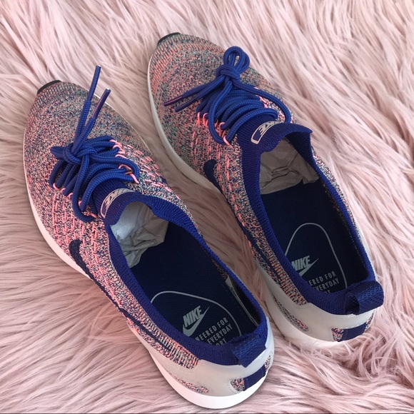 Nike women’s running shoe flyknit mariah sneaker - Picture 7 of 7